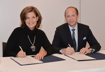 L’honorable Liza Frulla, C.P., C.M., O.Q., directrice générale de l’ITHQ et Antoine Leccia, président du Directoire (Groupe CNW/Institut de tourisme et d'hôtellerie du Québec)