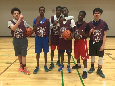 Dixon Hall Basketball Summer League. (CNW Group/Dixon Hall)
