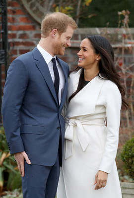 Meghan Markle chose to support Birks for her official engagement photo, wearing a pair of 18K yellow gold and opal earrings from Birks in the official announcement, taken outdoors, in the grounds at Kensington Palace in the U.K. (CNW Group/Birks Group Inc.)