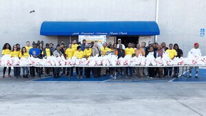 Hensel Phelps Holds 7th Annual Thanksgiving Turkey Giveaway