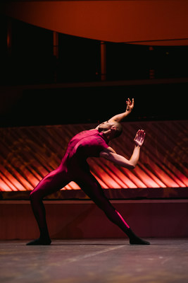 Darius Hickman, YoungArts Winner in Dance, performance at New World Center (2017). Credit: Gesi Schilling. Photo courtesy of youngarts.org