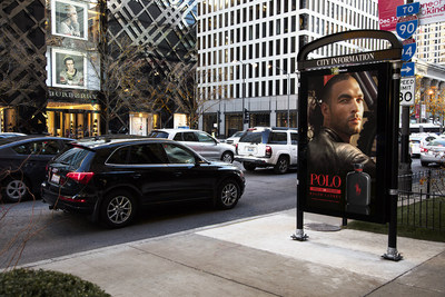 86-inch Digital Advertising Panel on North Michigan Avenue in Chicago
