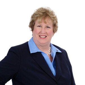 Collins Barrow SGB's Janet Currie earns prestigious FCPA designation