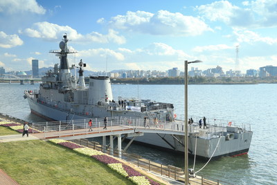 Le parc des cuirassés de Séoul a été inauguré en novembre 2017 au bord du fleuve Han.