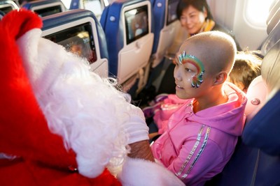 Flights in Search of Santa: a 13th edition filled with magic thanks to Air Transat and the Children's Wish Foundation (CNW Group/Transat A.T. Inc.)