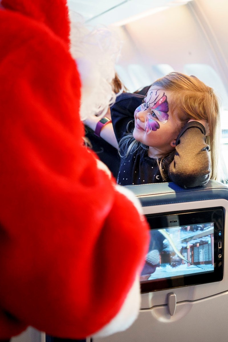 Flights in Search of Santa: a 13th edition filled with magic thanks to Air Transat and the Children's Wish Foundation (CNW Group/Transat A.T. Inc.)