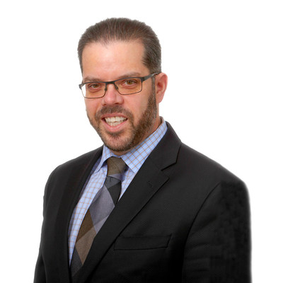 Robert Blais de Collins Barrow SNT reçoit le titre de FCPA