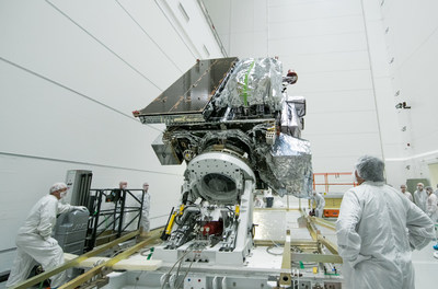 图片来源:Michael Starobin, NOAA/NASA。12月4日，洛克希德·马丁公司将NOAA的GOES-S气象卫星交付到佛罗里达发射场。这颗卫星将在Astrotech空间运营公司进行最后的处理，为2018年3月的发射做准备。
