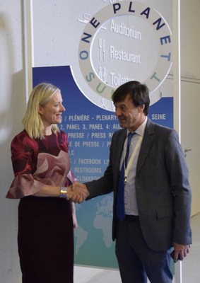 The Minister of Environment and Climate Change, Catherine McKenna, and France's Minister of Ecological and Solidary Transition, Nicolas Hulot, came together for negotiations at the One Planet Summit in Paris, December 12. (CNW Group/Environment and Climate Change Canada)