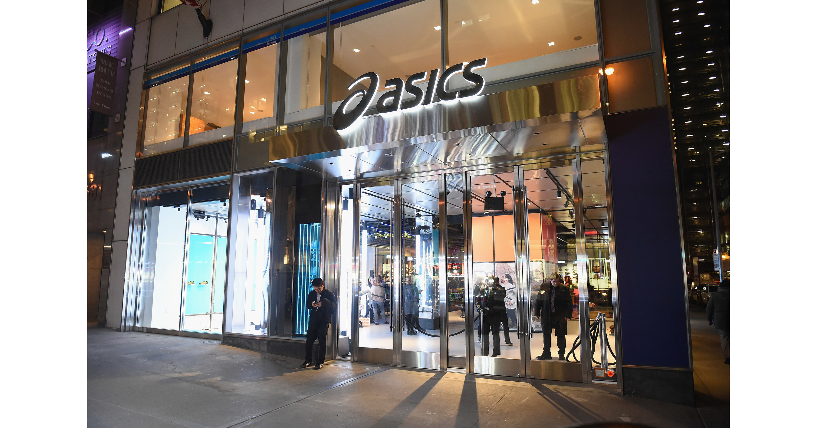 Center Locations and Information for ASICS
