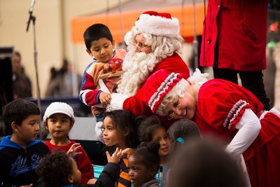 L.A.'s Largest Christmas Toy Party For 10,000 Poor Children (PRNewsfoto/The Fred Jordan Mission)
