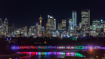 The CP Holiday Train rolling into Calgary, Alberta on December 8, 2017. (CNW Group/Canadian Pacific)