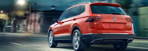 The 2017 Volkswagen Tiguan Limited with 4Motion is available for a low monthly lease at Hall Cars in Brookfield.