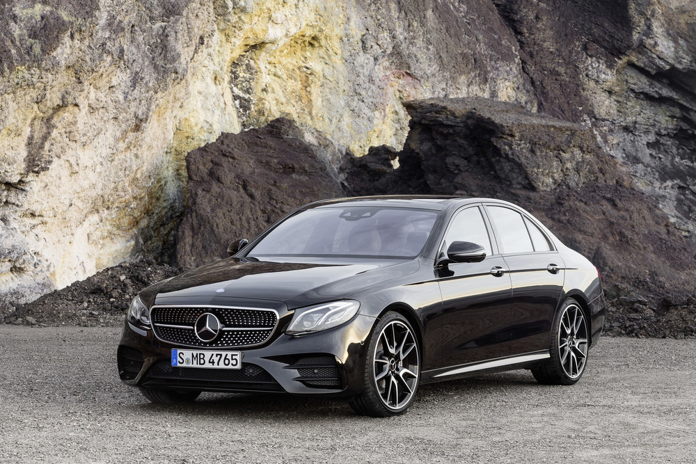 The number of Mercedes-AMG C 43 4MATIC Sedans retailed grew by 10.7%, while the new Mercedes-AMG E 43 4MATIC Sedan proved very popular with consumers as well. (CNW Group/Mercedes-Benz Canada Inc.)