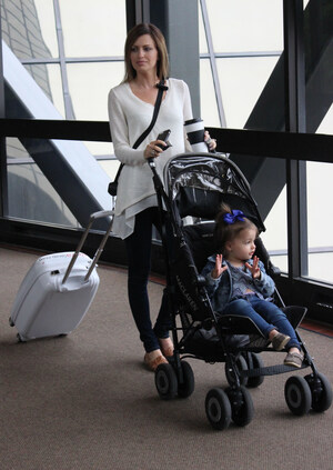 New Start-Up Introduces 'Hands-Free' and 'Anti-Theft' Travel for Wheeled Carry-on Bags With Unique RetraStrap