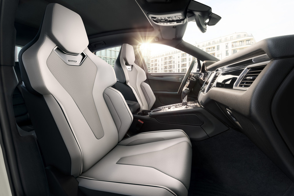 Recaro Automotive Seating Presents New SUV Performance Seat for