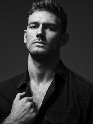 Alex Pettyfer será o rosto da fragrância Diesel Only The Brave