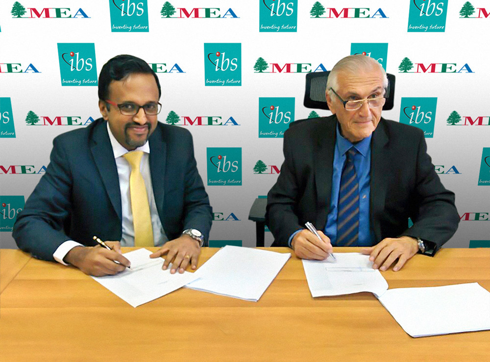 Ashok Rajan, Head - Airline Cargo Services, IBS Software and Richard Mujais - General Manager, Middle East Airlines Ground Handling signing the deal