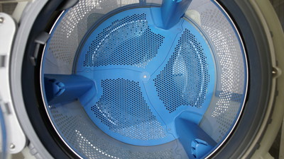 The XDrumtm saves water and clothes by bringing the latest science and technology to home laundry. The XDrum is an elegant and inexpensive system which enables manufacturers to incorporate the XOrb technology into their home washing machine designs.
? Compatible with conventional washers
? Gentle on your clothes
? Uses less water