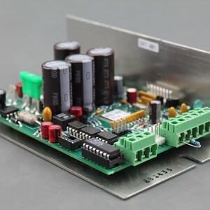 OVEN Industries' RS232 or RS485 Communication Port Temperature Controller for Heating or Cooling