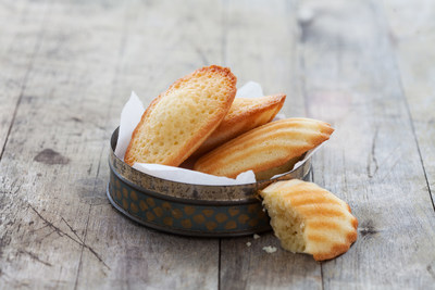 Donsuemor Madeleines are elegant little French cakes with distinctive shell shapes. Rich and buttery with a unique flavor and texture – soft and moist with lightly crisped edges.