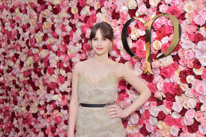 Clé de Peau Beauté, de SHISEIDO Group, et Felicity Jones, le nouveau visage international de la marque, célèbrent la campagne printemps/été 2018 et son lancement lors d'un événement mondial à l'hôtel Bel-Air de Los Angeles