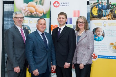 The VP of Research and Partnership at NSERC Marc Fortin, CEO of Egg Farmers of Canada Tim Lambert, Dr. Nathan Pelletier and Deputy Vice-Chancellor & Principal of UBC-Kelowna Deborah Buszard, revealed the details of their partnership this morning in Kelowna. (CNW Group/Egg Farmers of Canada)
