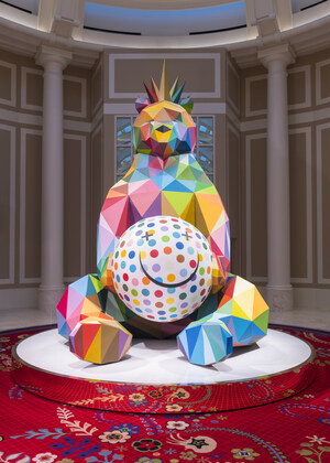 Wynn Resorts Acquires 'Smiling King Bear' Sculpture By Spanish Contemporary Artist Okuda San Miguel
