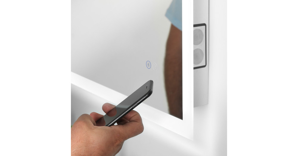 Home Netwerks™ Offers Innovative, New Wall Mirror Featuring Dimmable