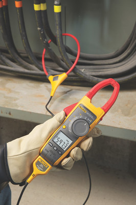 Rosendin Electric, Inc., a national employee-owned company and one of the largest electrical contractors in the United States, is deploying the Fluke 376 FC True-rms AC/DC Clamp Meter with iFlex and Fluke 1587 FC Insulation Multimeter to all its commissioning teams at mission-critical project sites across the country.