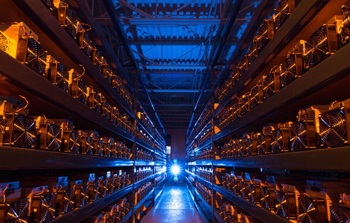 CryptoGlobal mining machines validate blockchain transactions inside its large-scale Canadian data center.  Source: www.cryptoglobal.io (CNW Group/CryptoGlobal Corp.)