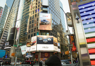 La vidéo promotionnelle de GAC Motor intitulée « Hello World » à Times Square, dans la ville de New York (PRNewsfoto/GAC Motor)