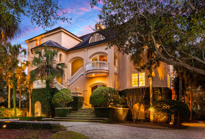 On February 17, 2018, this multimillion-dollar beachfront home on Kiawah Island, SC will be sold at a live auction. Though previously asking as much as $6 million, the home will now be sold to the highest bidder at or above the auction’s Reserve price of only $1.75 million. Luxury auction® firm Platinum Luxury Auctions is managing the sale in cooperation with Atlantic Properties of the Lowcountry. Learn more at KiawahLuxuryAuction.com.