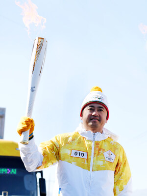 Une marque chinoise brille à Pyeongchang : les représentants d'ANTA Sports participent à nouveau au relais de la flamme olympique après une décennie