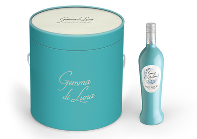 To promote the brands positioning of The Italian Luxury Collection, Gemma di Luna Pinot Grigio DOC is being offered in two limited edition special packs; a vintage-inspired six-pack collectible hat box and a matching single bottle gift tube, both in the brands signature teal color.