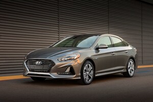 Hyundai Reveals 2018 Sonata Hybrid and Plug-in Hybrid Models at Chicago Auto Show