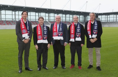 Rudolf Vidal (President of the Americas, FC Bayern München LLC), Clark Hunt (CEO, FC Dallas), Uli Hoeneß (President, FC Bayern München), Dan Hunt (President, FC Dalls) and Jörg Wacker  (Executive Board Member for Internationalization and Strategy, FC Bayern).