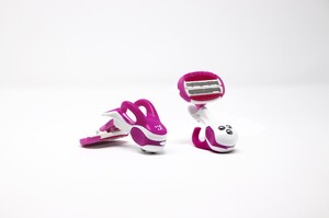 Getting a Leg Up on the Competition: HeadBlade Announces Aveline, an Innovative Ergonomic Women's Razor