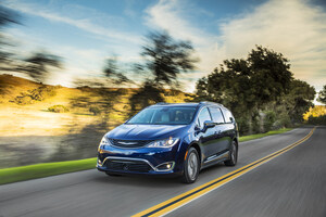 Chrysler Pacifica Hybrid Wins 2018 Best New Car Award From Good Housekeeping
