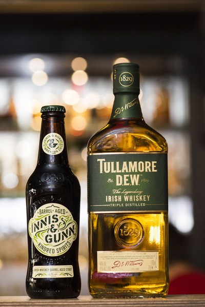 Innis & Gunn and Tullamore D.E.W. Combine Scots and Irish Craftsmanship to Launch New Limited Edition Irish Whiskey Barrel Aged Stout (PRNewsfoto/Tullamore D.E.W.)