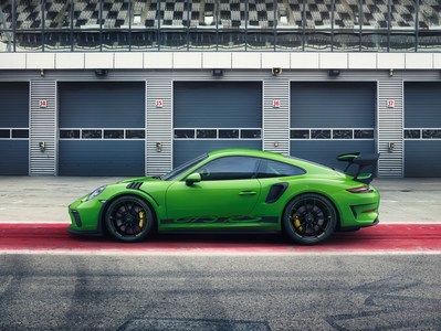 La Division Compétition de Porsche présente au Salon de l'auto de Genève la dernière nouveauté provenant de Weissach : la 911 GT3 RS à châssis compétition et moteur atmosphérique 4 litres, 520 ch à haut régime. (Groupe CNW/Automobiles Porsche Canada)