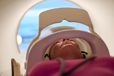 Philips’ Ambient Experience and in-bore Connect solution offers an immersive experience to calm patients and guide them through MR exams (PRNewsfoto/Royal Philips)