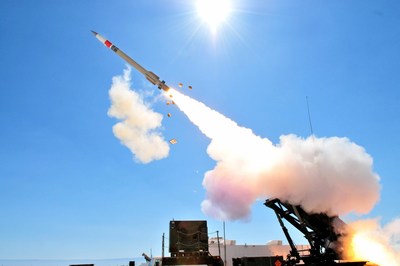 洛克希德·马丁公司的PAC-3成本降低计划拦截弹，上图为之前的测试，支持美国陆军的野战监视计划，以确保部署的PAC-3导弹的可靠性和战备状态。