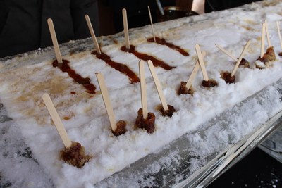 Fresh maple taffy made from Ontario maple syrup (CNW Group/Water's Edge Festivals & Events)