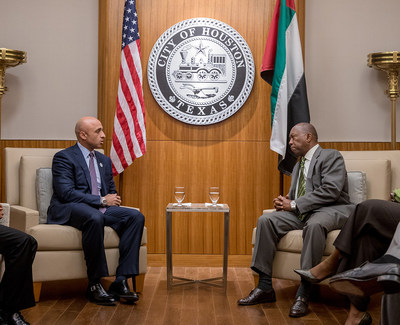 Ambassador Yousef Al Otaiba meets with Houston Mayor Sylvester Turner, local officials and other community leaders to discuss Hurricane Harvey's impact and learn more about the local recovery effort, including specific needs. (PRNewsfoto/Embassy of the United Arab Emir)