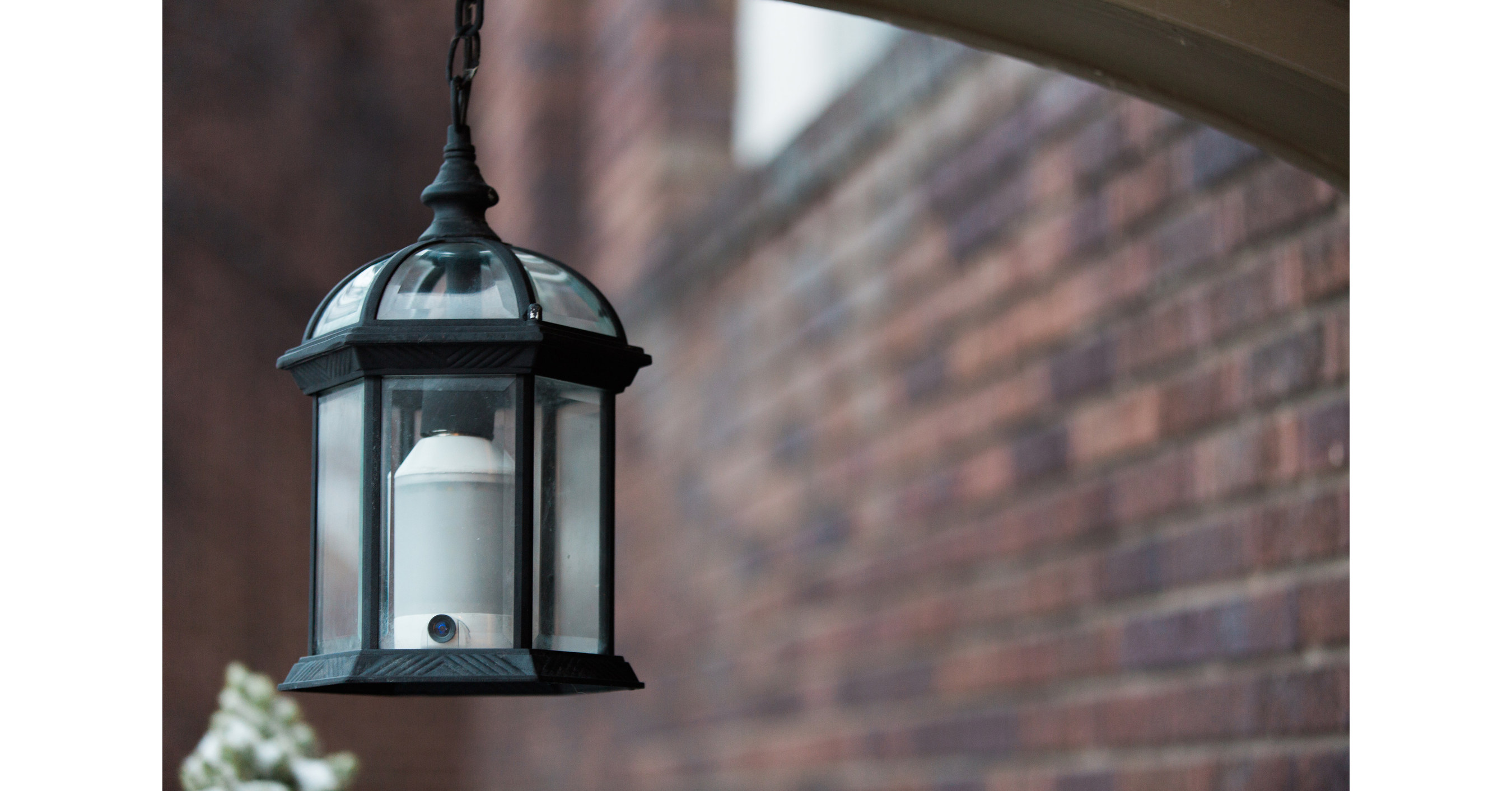 A Home Security Camera as Easy to Install as a Light Bulb LightCam