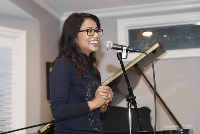 Karen David (Actress/Singer, Galavant, Once Upon a Time) performs and presents jewelry by Queen's Trunk at Education Through Music-LA's 4th Annual Music & a Makeover Benefit Event, March 10, 2018. etmla.org Photo Credit: Danny Moloshok