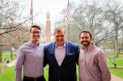 University of Alabama MBA students Kyle Spencer (L) and Slade Johnson (R) join Pete Kowalczuk, president of Canon Solutions America, following Kowalczuk’s speaking engagement that highlighted what it takes to be a successful executive in today’s challenging business environment.