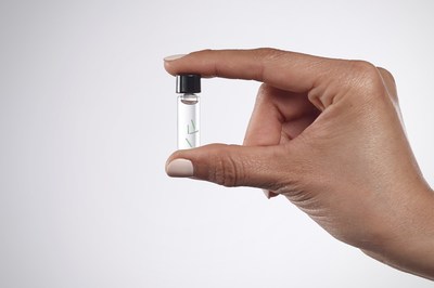 Smaller than a grain of rice, Profusa’s implantable biosensors can continuously measure body chemistries such as oxygen and glucose, and is designed to overcome the ‘foreign body response’ that results in local inflammation or rejection. © Profusa Inc. 2018