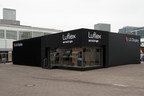LG Display présente les produits d'éclairage OLED Luflex lors du Light+Building 2018 à Francfort, en Allemagne